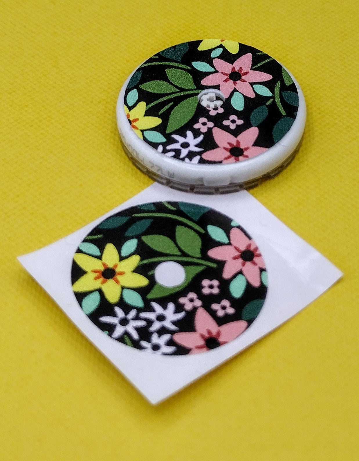 Ditsy Flowers Pattern Libre 2 Patch